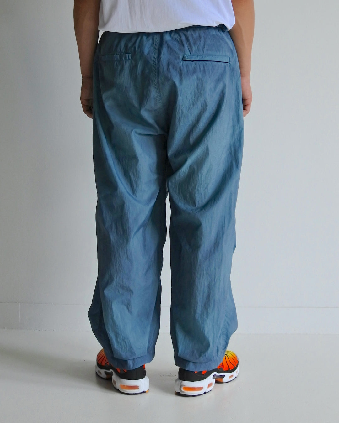 AN344 UTILITY NYLON TUCK EASY PANTS