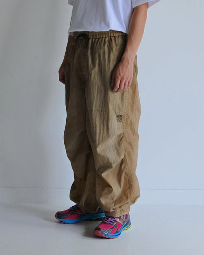 AN344 UTILITY NYLON TUCK EASY PANTS